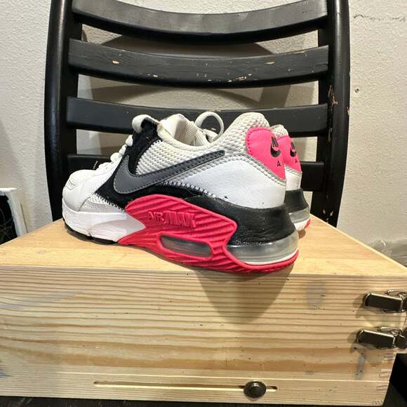 Nike - Picture 5 of 6